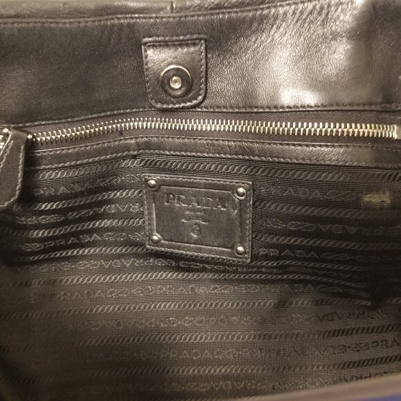 Prada Nappa Ruffle Hobo bag - Picture 2 of 13